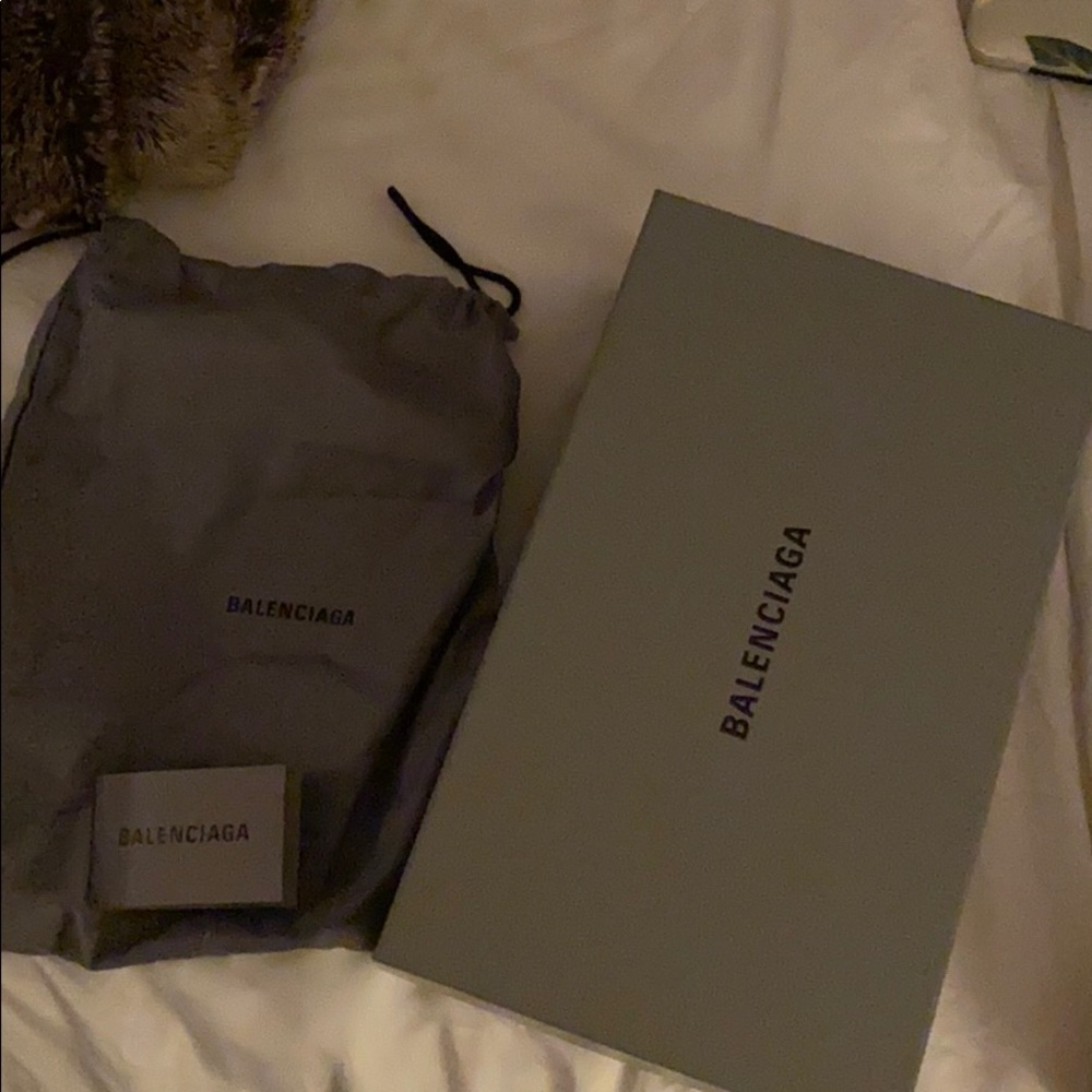 Balenciaga Shoe box, dust bag and card